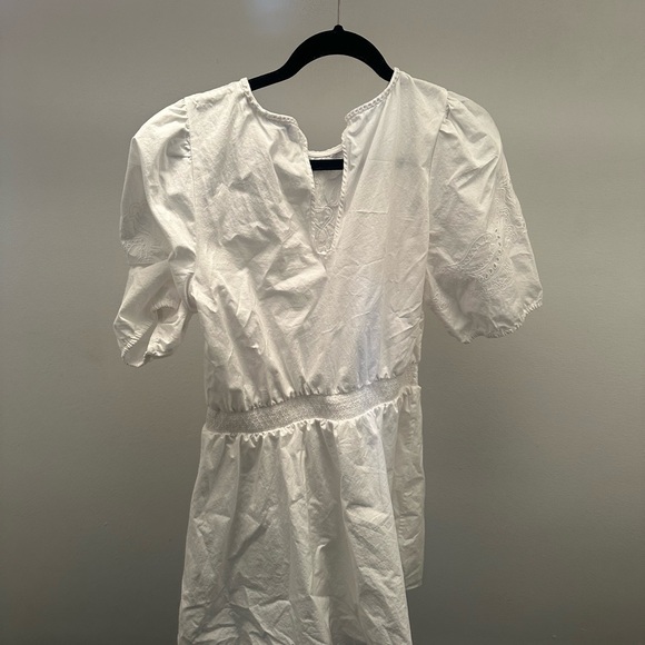 Aritzia address - Picture 6 of 7